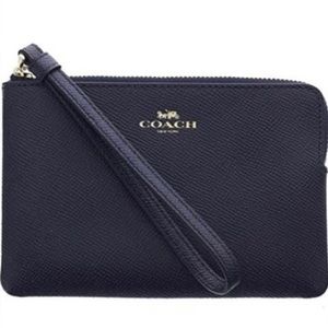 Corner Zip Wristlet